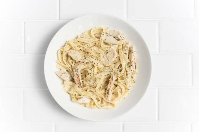 Order Fettuccini Alfredo with Chicken food online from Pastini store, Eugene on bringmethat.com