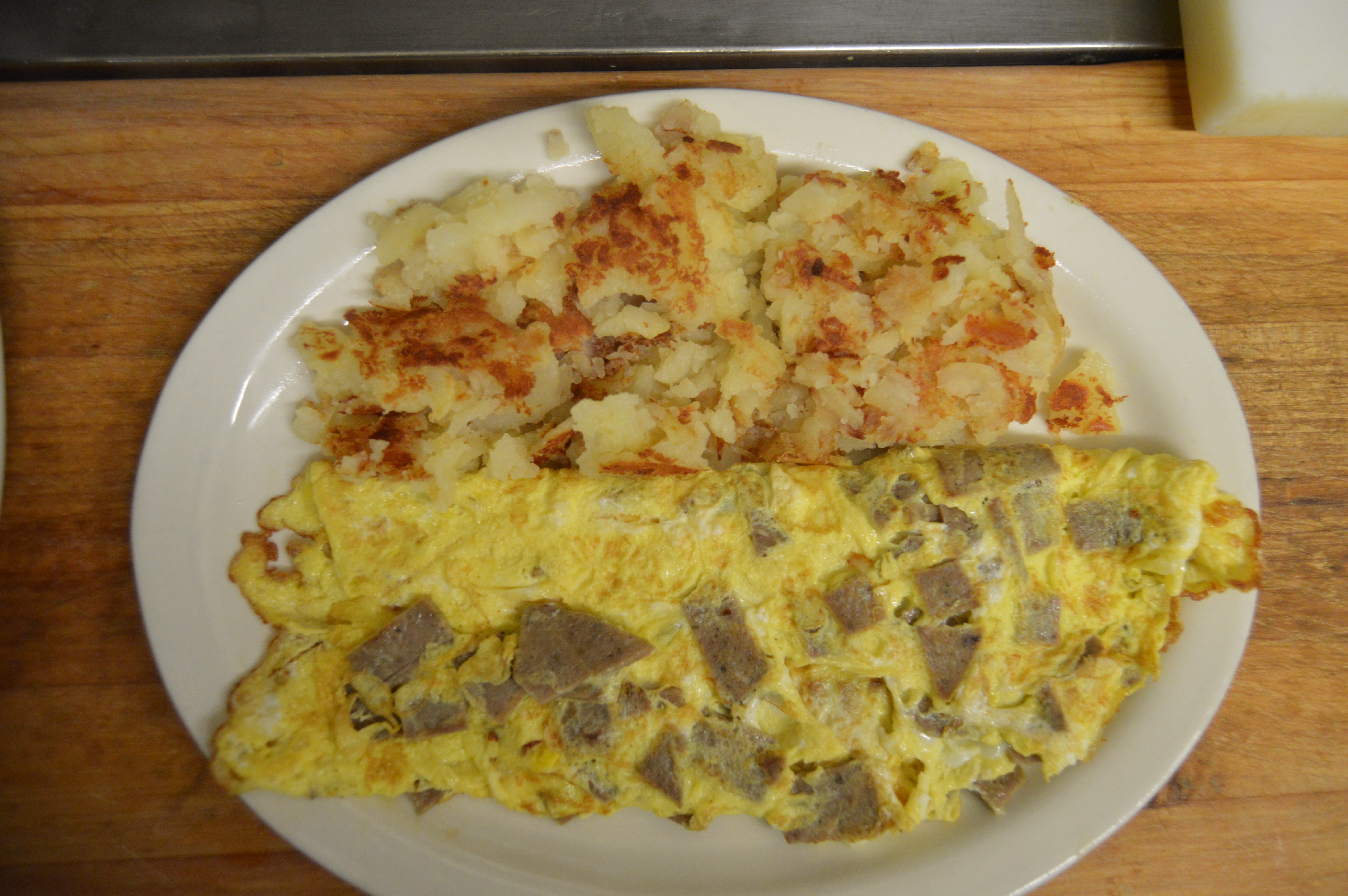 Order Gyro Omelette food online from Angelas Family Restaurant store, Cleveland on bringmethat.com