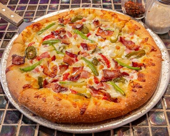 Order Hawaiian Pizza food online from Wit's Inn store, New Orleans on bringmethat.com