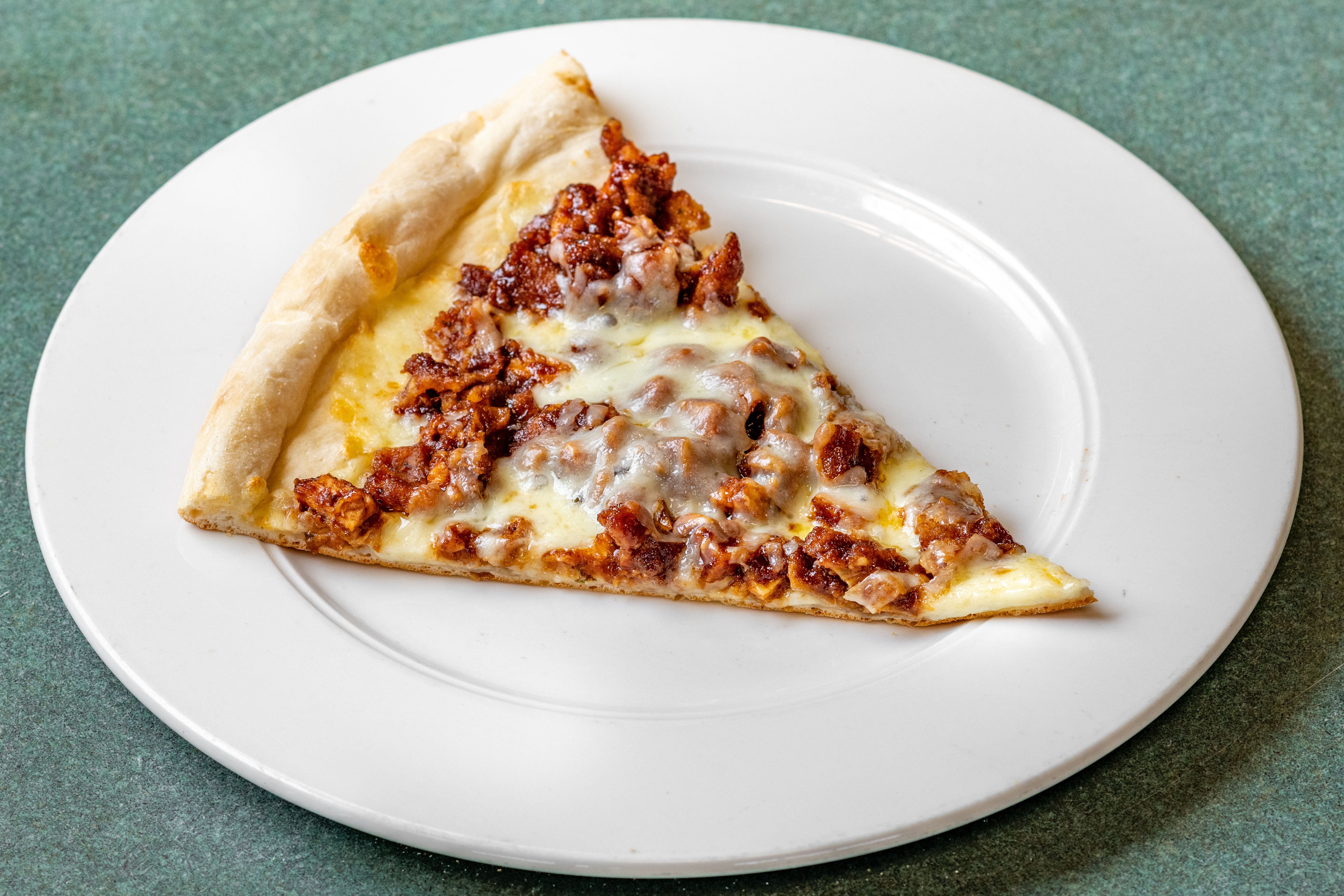 Order BBQ Chicken Pizza - Medium food online from Mama Cee Pizzeria store, Franklin on bringmethat.com