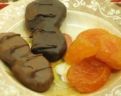 Order Fruit Centers Apricot food online from Anderson Candy Shop store, Barrington on bringmethat.com