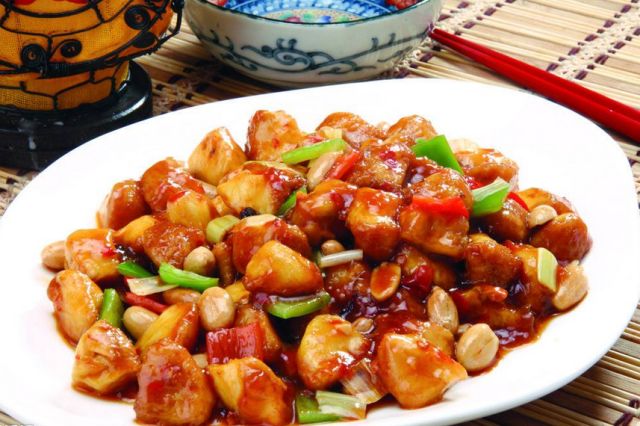 Order 73. Kung Po Chicken food online from Great Wall Restaurant store, Flushing on bringmethat.com