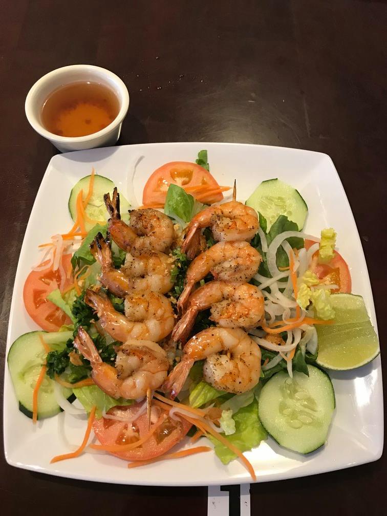 Order L3. Grilled Shrimp Salad food online from Pho 95 store, Alexandria on bringmethat.com