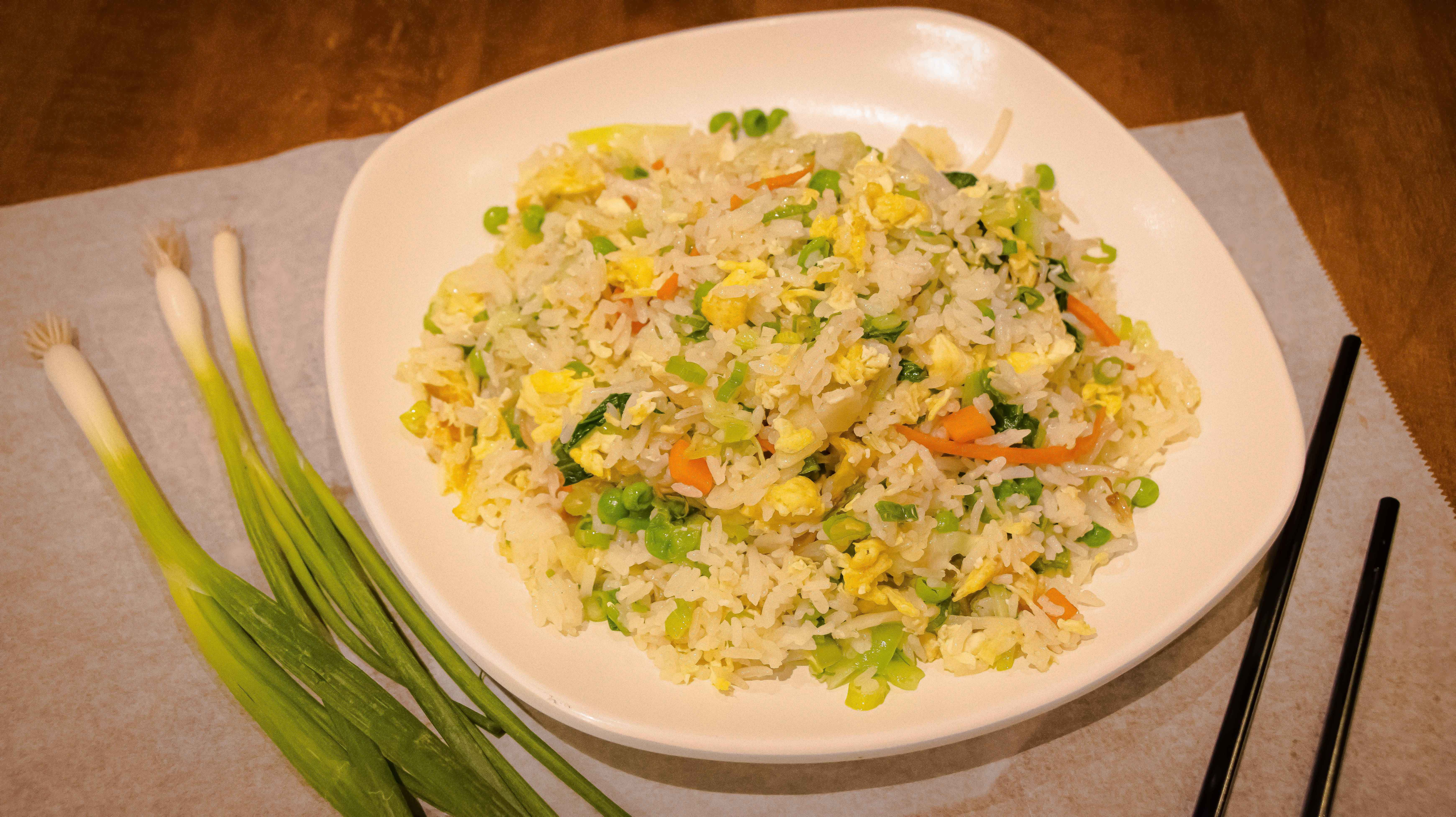 Order R4. Vegetable Fried Rice food online from Northern Cafe store, Los Angeles on bringmethat.com