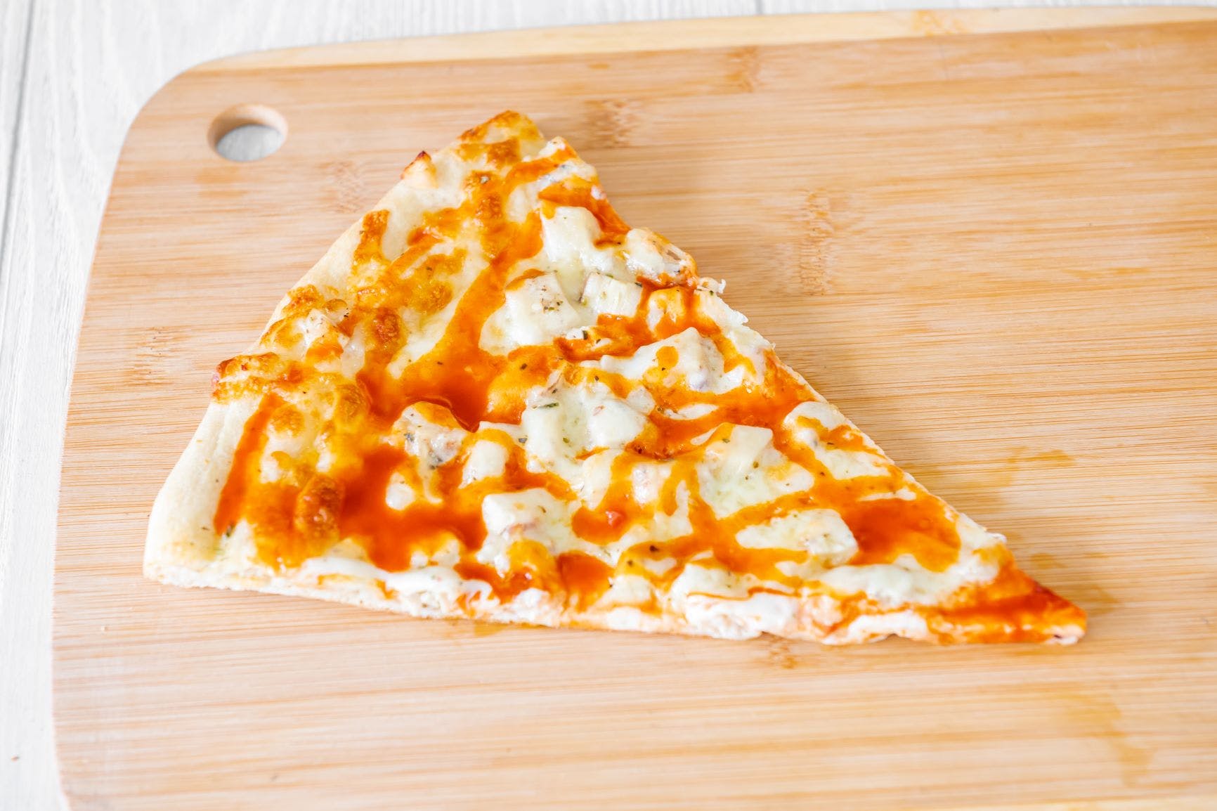 Order Buffalo Chicken Pizza - Small food online from Joe's Pizza store, Easton on bringmethat.com