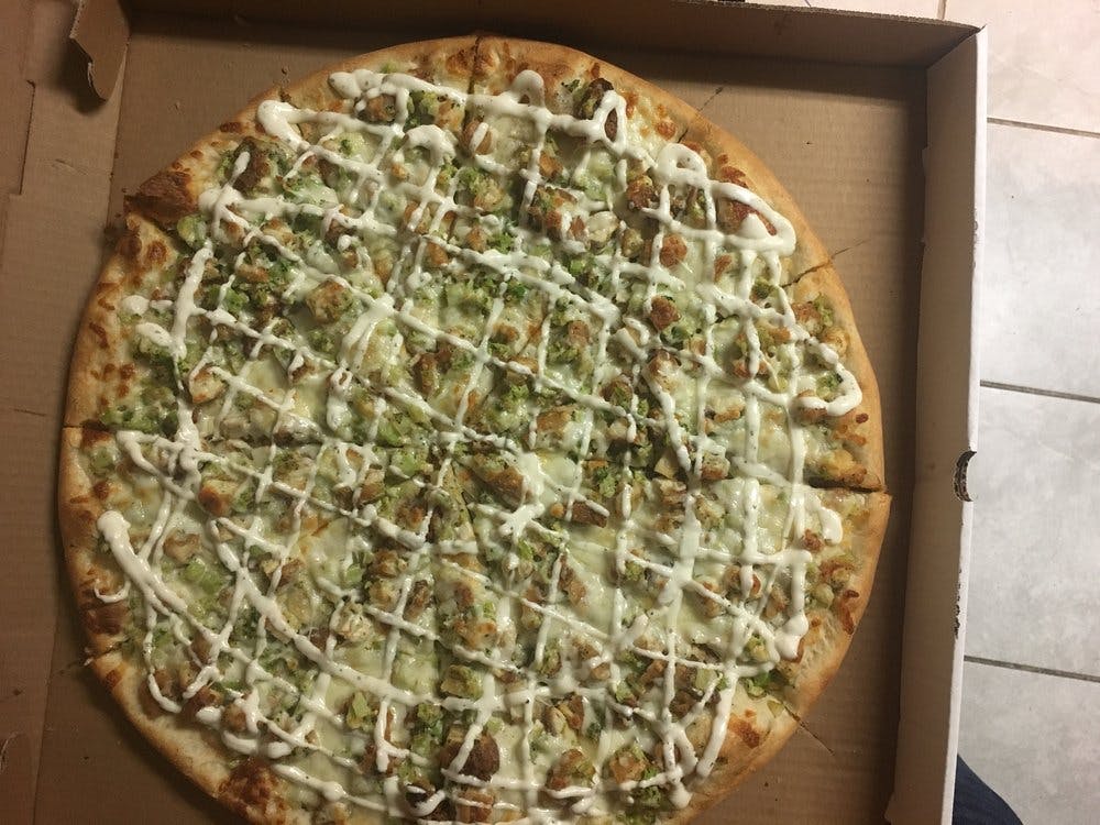 Order Chicken Broccoli Ranch Pizza - Small 12'' (6 Cut) food online from Oscar's Pizza store, Colonie on bringmethat.com