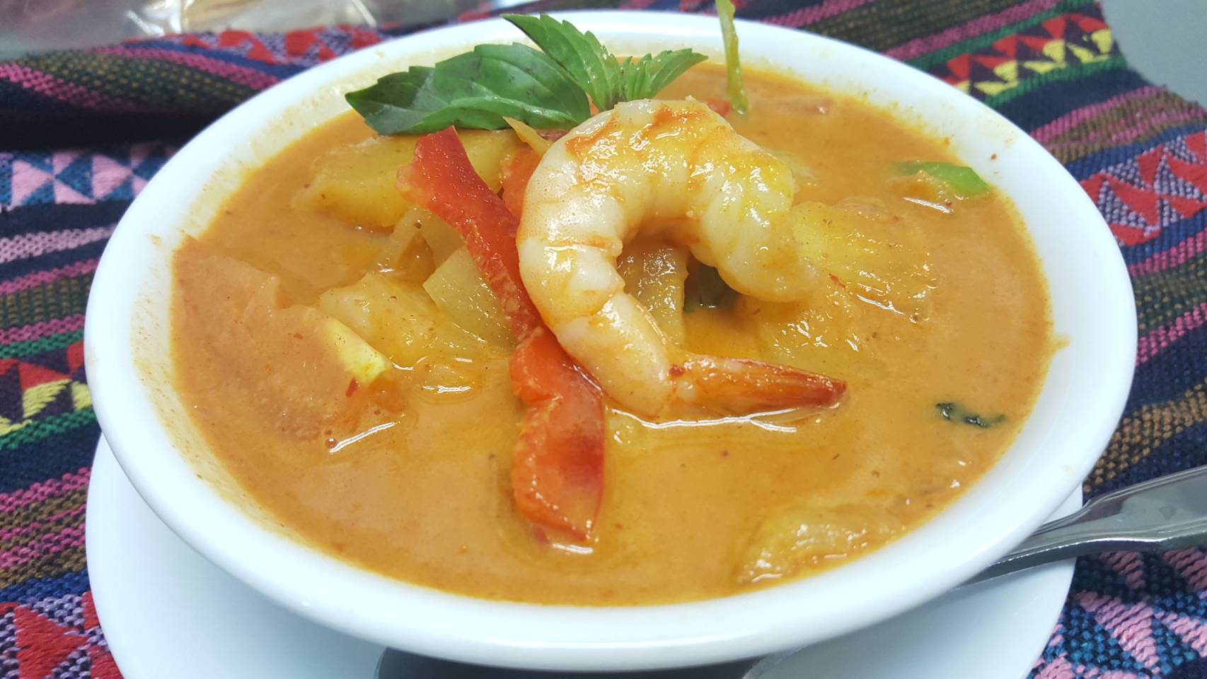 Order 40. Pineapple Curry food online from Thai Rama store, Glendale on bringmethat.com