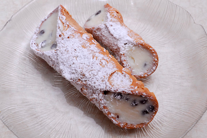 Order Lg  Homemade Cannoli food online from Galleria Pizza store, Ozone Park on bringmethat.com