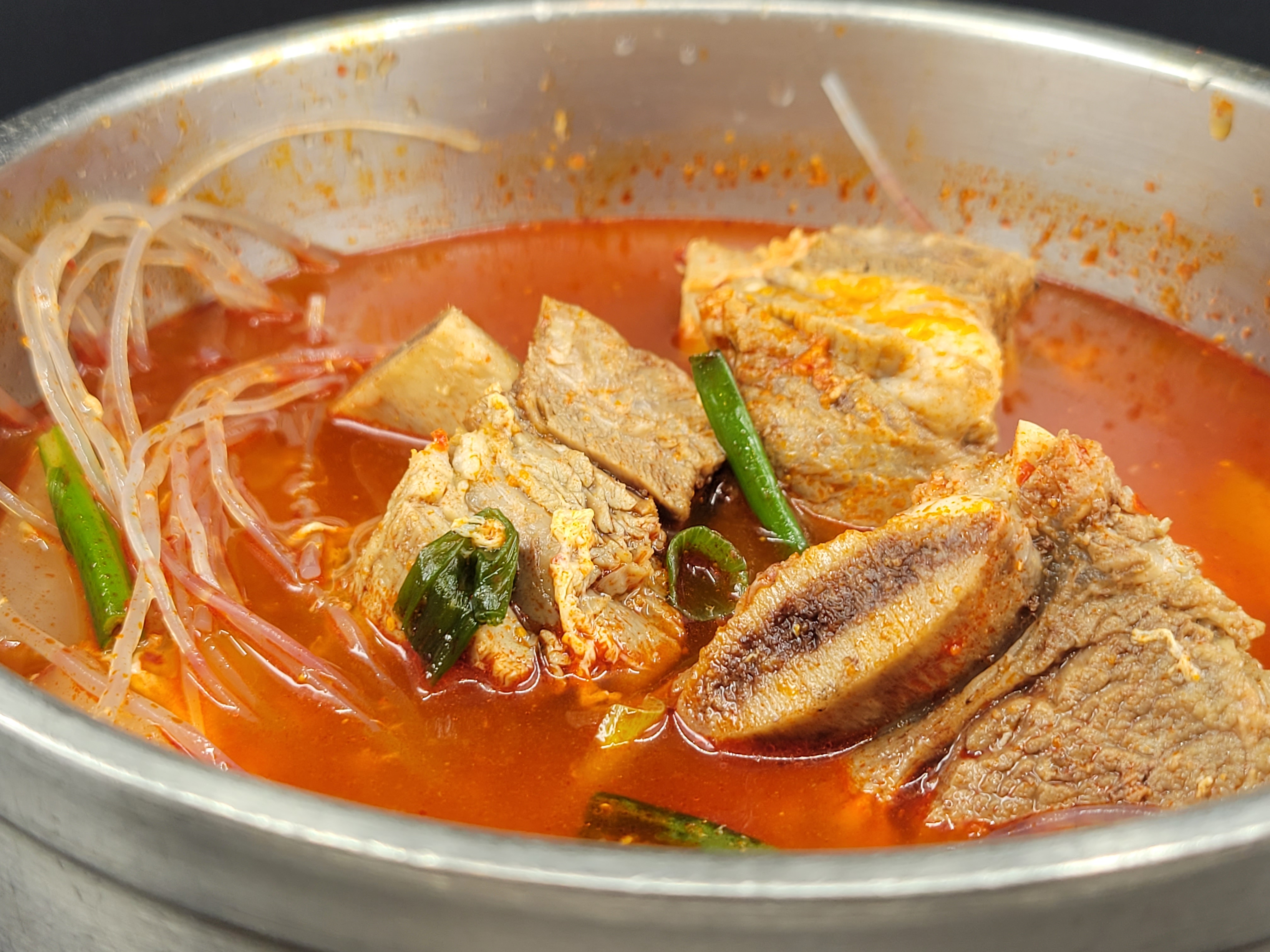 Order A12.️ Maeun Galbitang / 매운 갈비탕 food online from Food Avenue store, Ridgefield on bringmethat.com