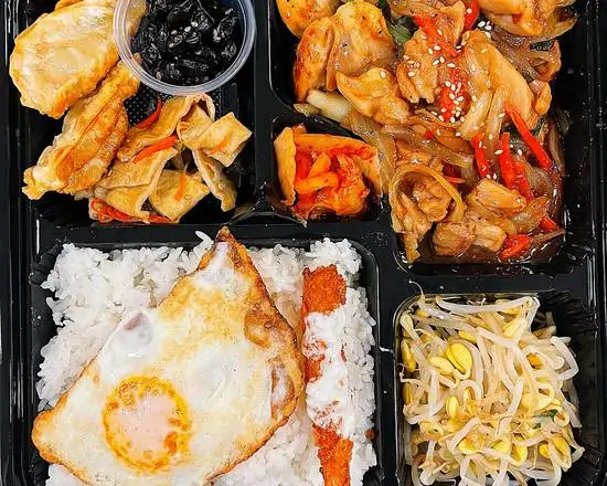 Order Soysauce Chicken Bento Box food online from JP Gold Catering store, Las Vegas on bringmethat.com
