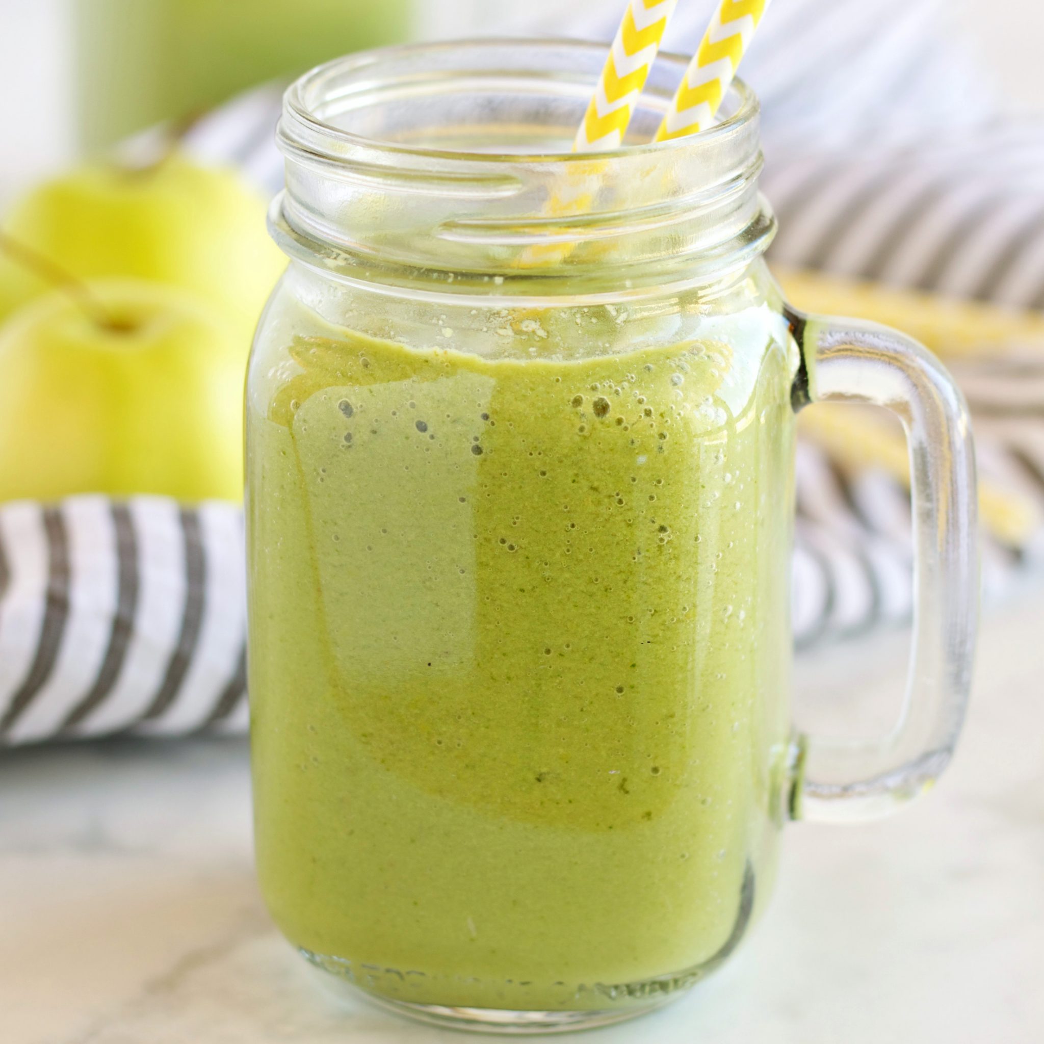 Order Green Apple Smoothie (青蘋果) food online from Tea Spots store, West Covina on bringmethat.com