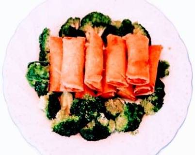 Order Veggie Spring Roll (4 pcs) food online from Wok Express store, Maryland Heights on bringmethat.com