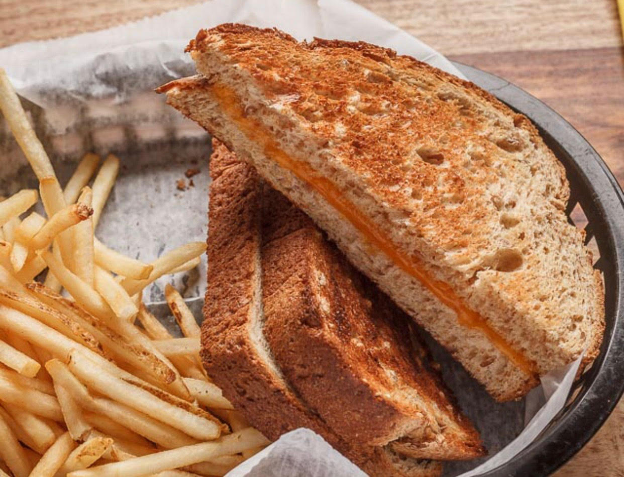 Order Kids Grilled Cheese food online from Big Mike's Sports Bar & Grill store, Denham Springs on bringmethat.com