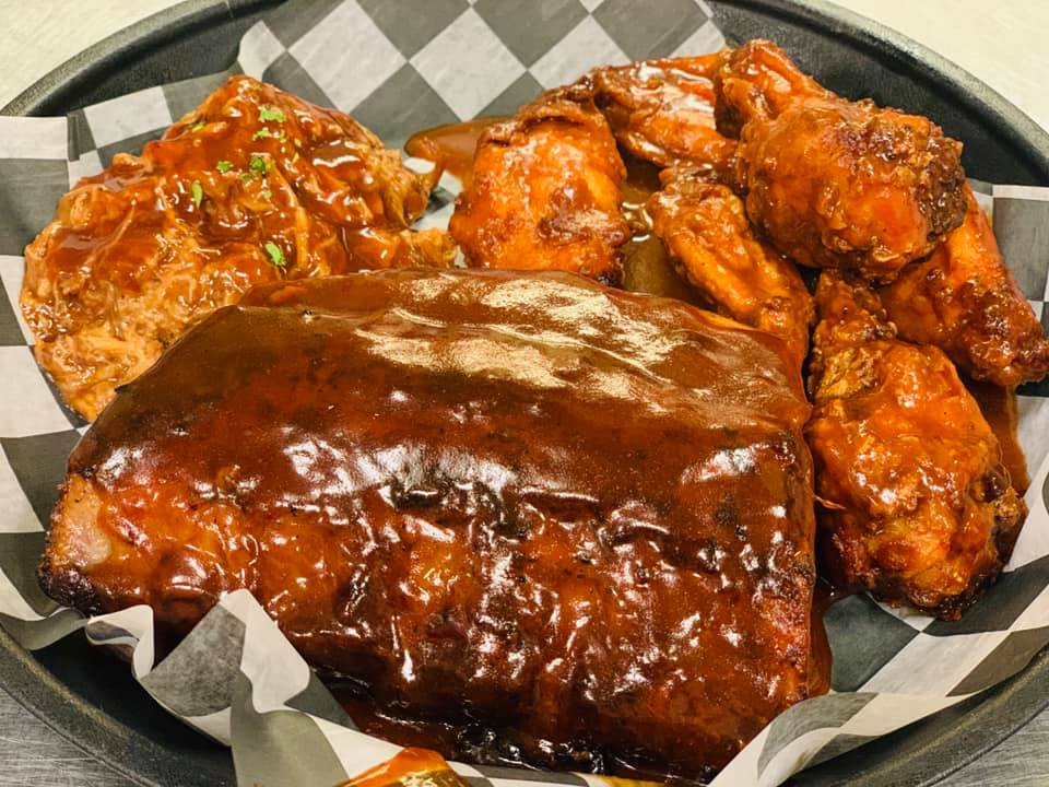 Order BBQ Platter food online from Mojo Pub -N- Grill store, Youngstown on bringmethat.com