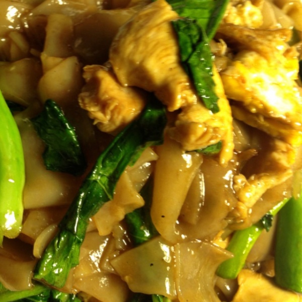 Order Bangkok Noodle (Pad See Ew) food online from Melanee thai store, Los Angeles on bringmethat.com