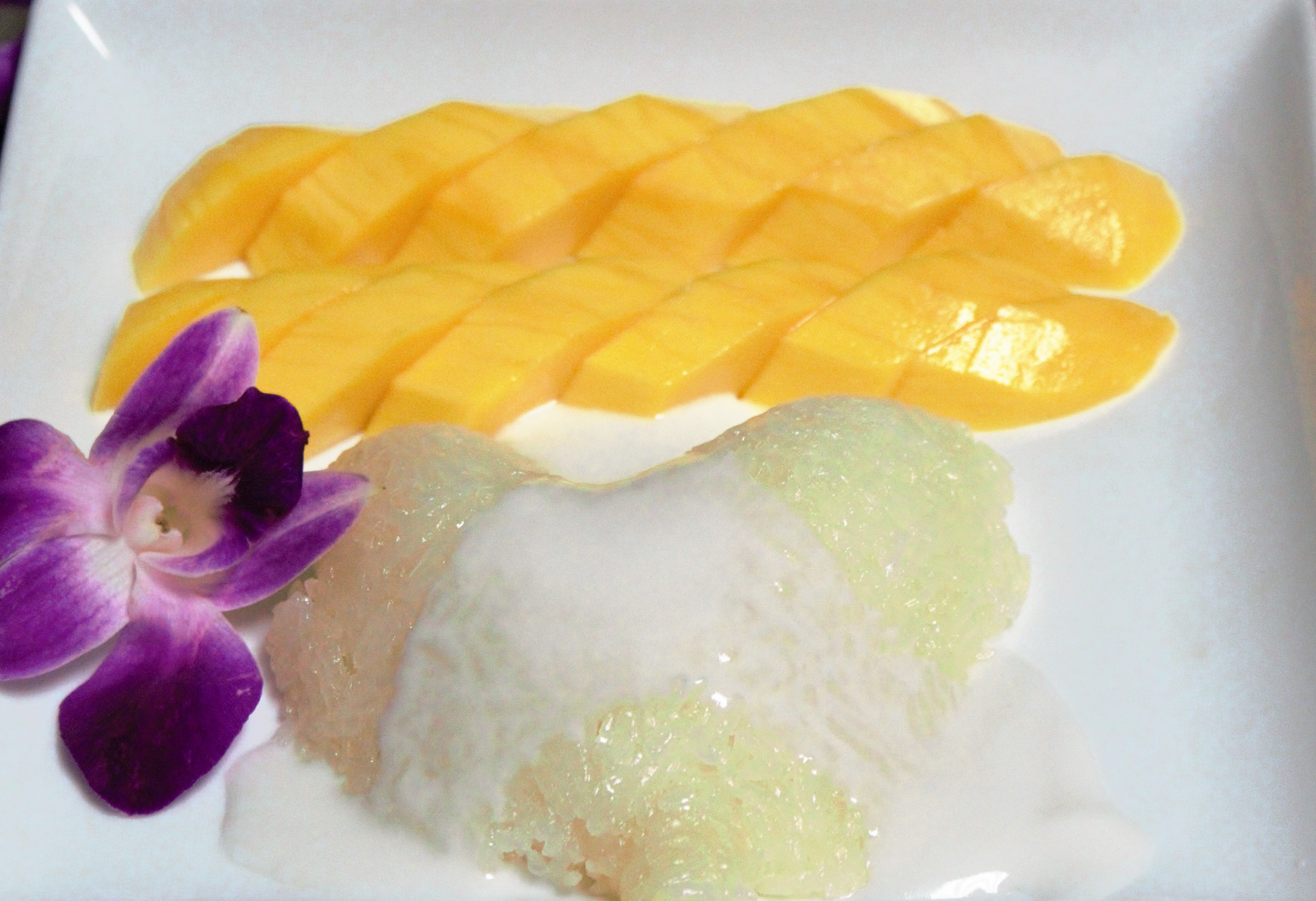 Order Mango Sticky Rice food online from Cafe De Thai & Sushi store, Oceanside on bringmethat.com