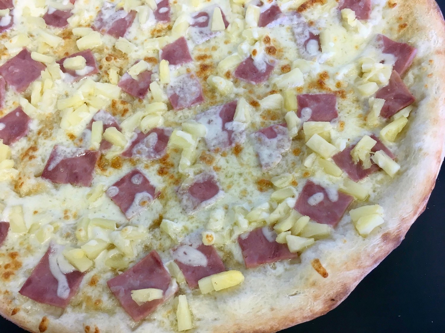 Order Hawaiian Pizza (White) food online from Yaghi Pizzeria store, San Antonio on bringmethat.com
