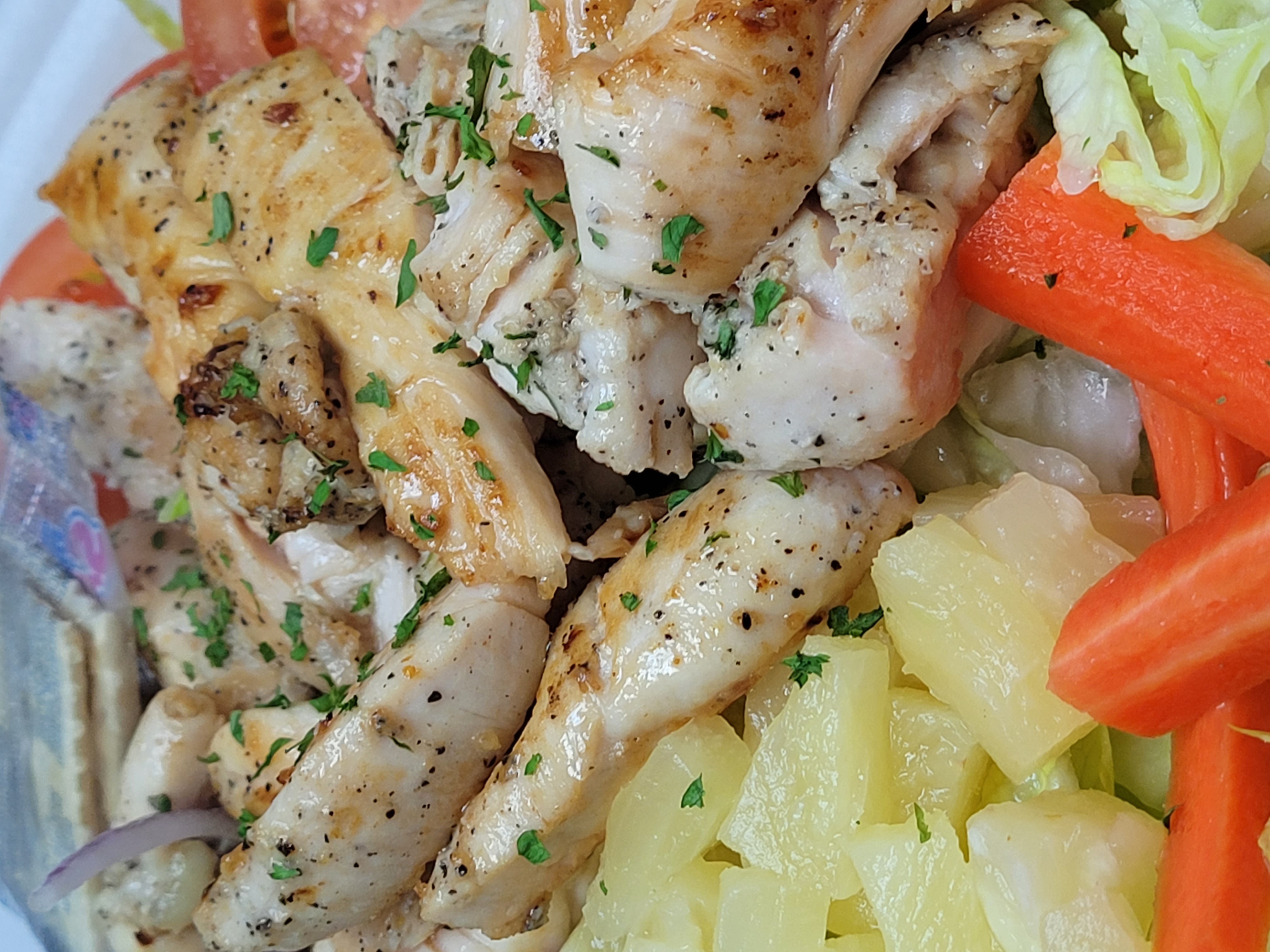 Order Grilled Chicken Salad food online from Illianos Pizza store, Clemmons on bringmethat.com