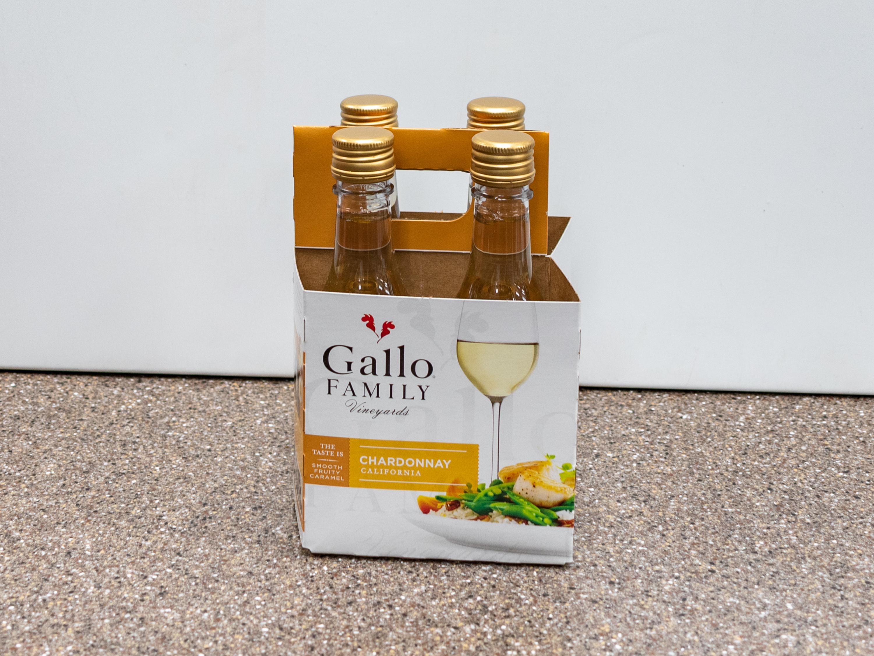 Order Gallo Family Vineyards Chardonnay food online from Kangaroo Food Mart store, Cathedral City on bringmethat.com
