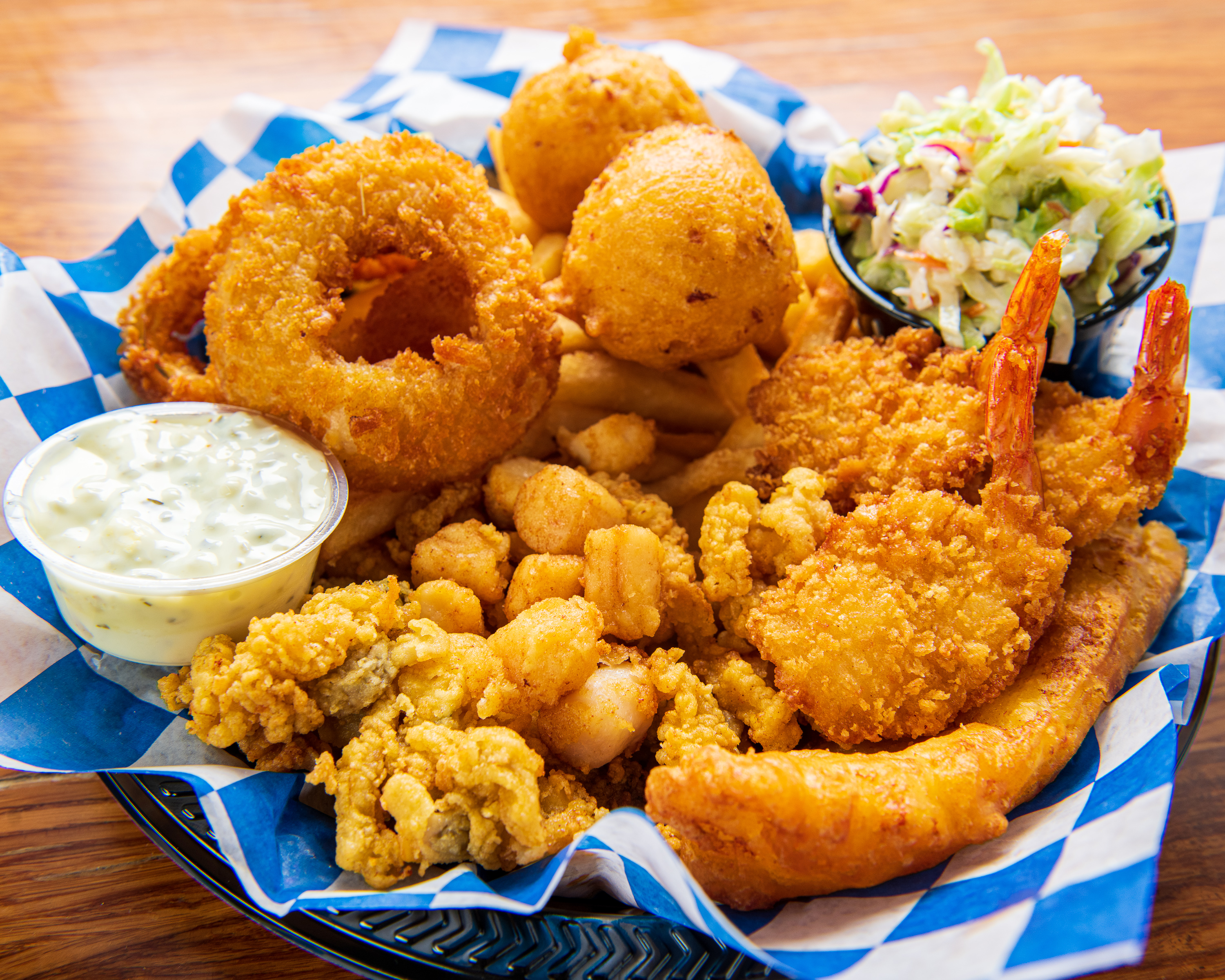 Order Fried Seafood Platter  food online from Iggy Doughboys & Chowder House store, Warwick on bringmethat.com