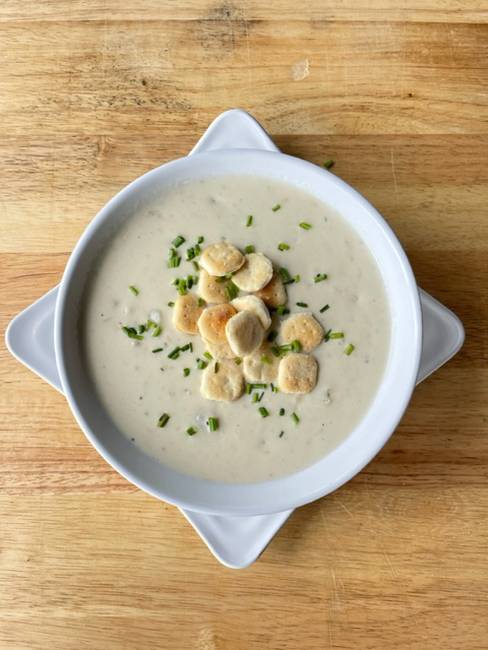 Order New England Clam Chowder food online from Chickie & Pete's Cafe store, Philadelphia on bringmethat.com