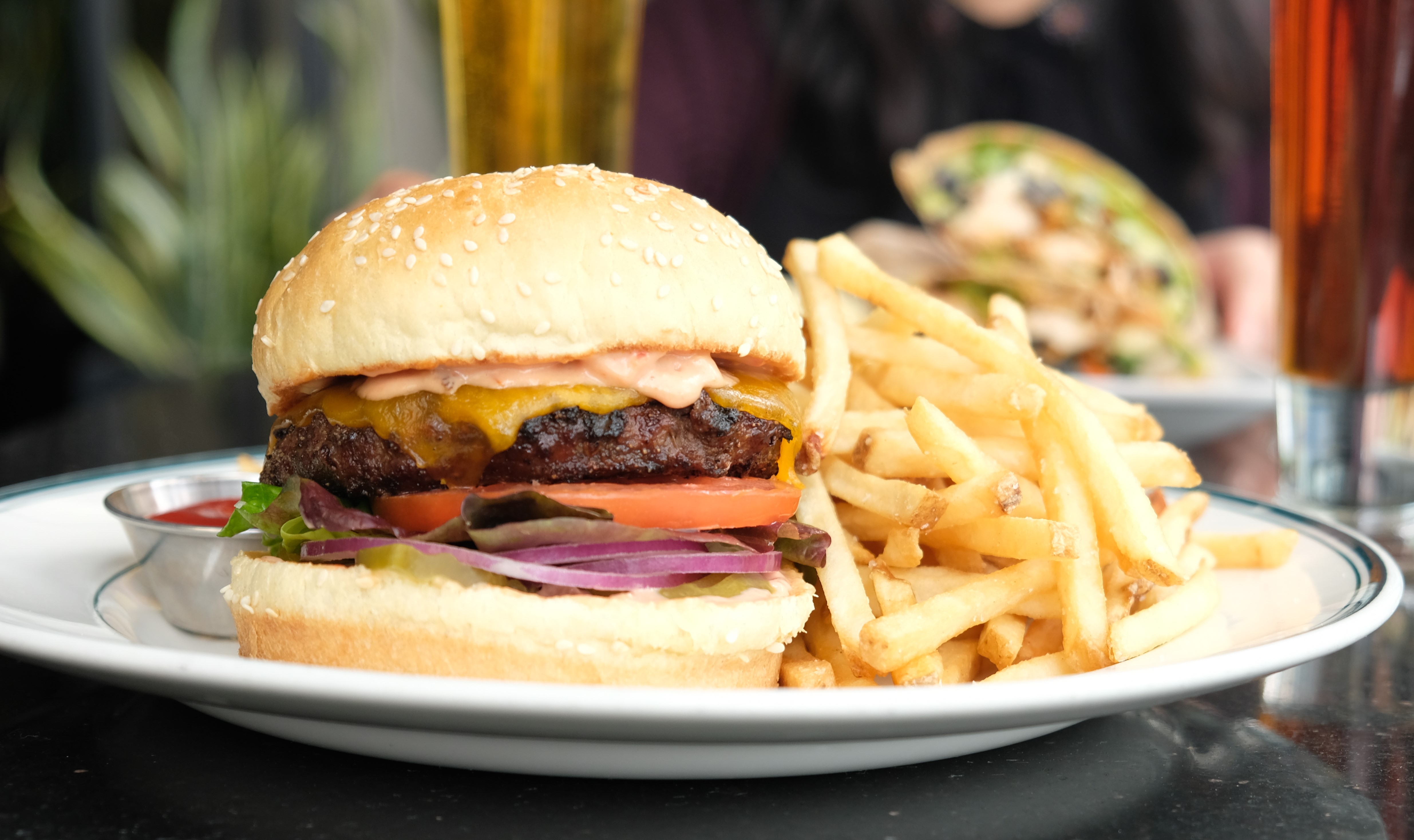 Order Chop House Cheeseburger food online from Daily Grill store, Los Angeles on bringmethat.com