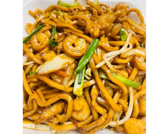 Order 小虾面Shrimp Chow Mein food online from Chopsticks store, Kent on bringmethat.com