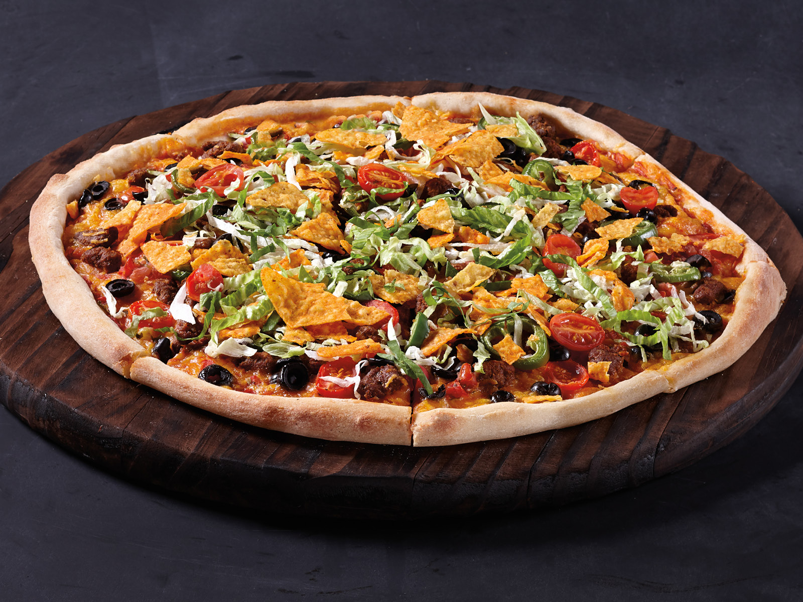 Order The Fiesta Pizza food online from Hy-Vee Mealtime store, Moline on bringmethat.com