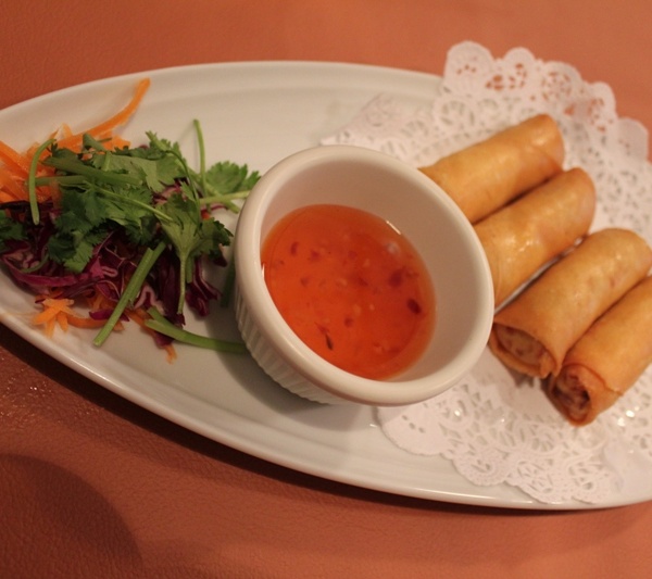 Order 4. Vegetable Egg Roll food online from Chilli Thai store, Los Angeles on bringmethat.com