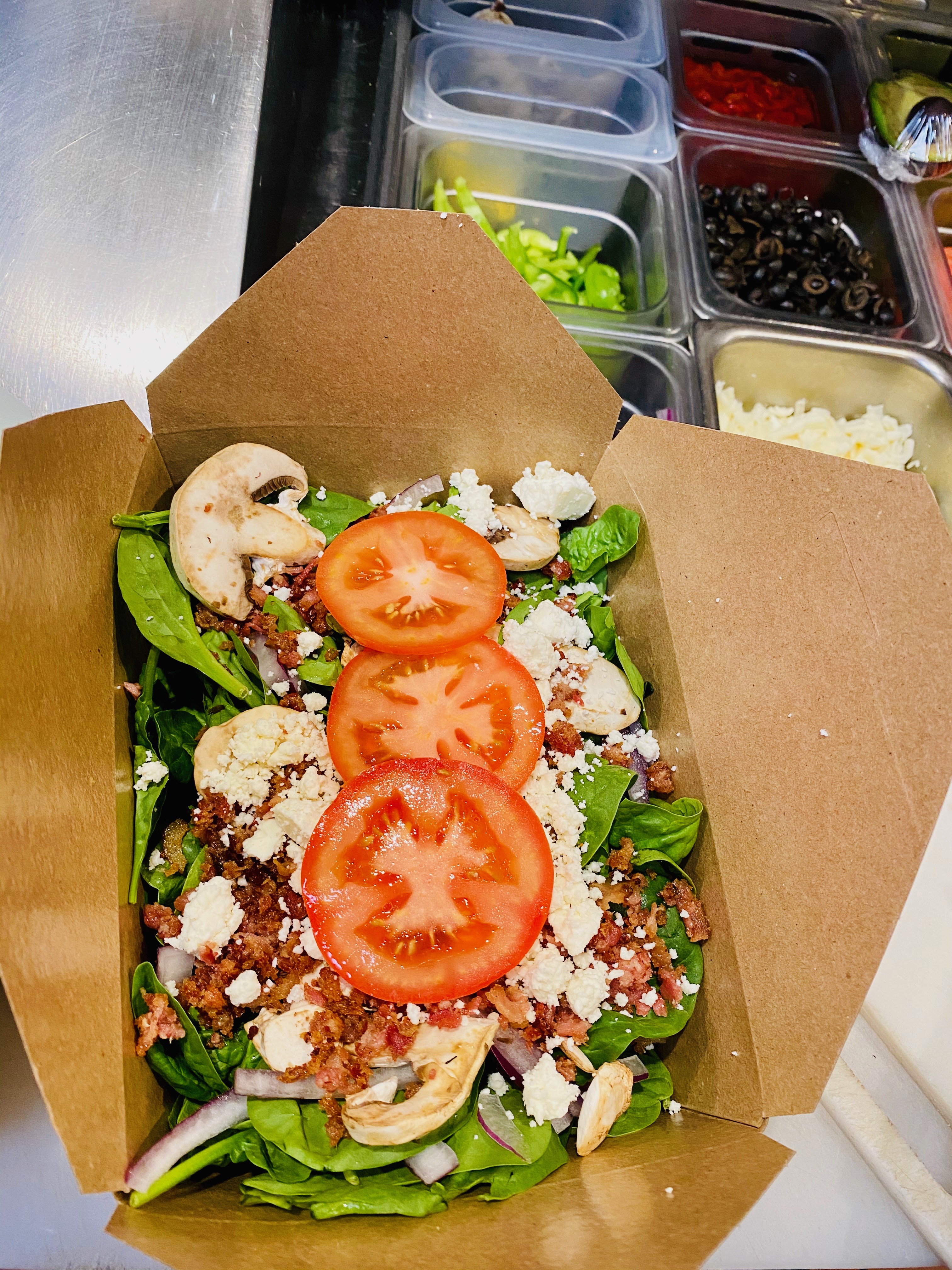 Order Spinach Salad food online from Amante Pizza store, Kent on bringmethat.com