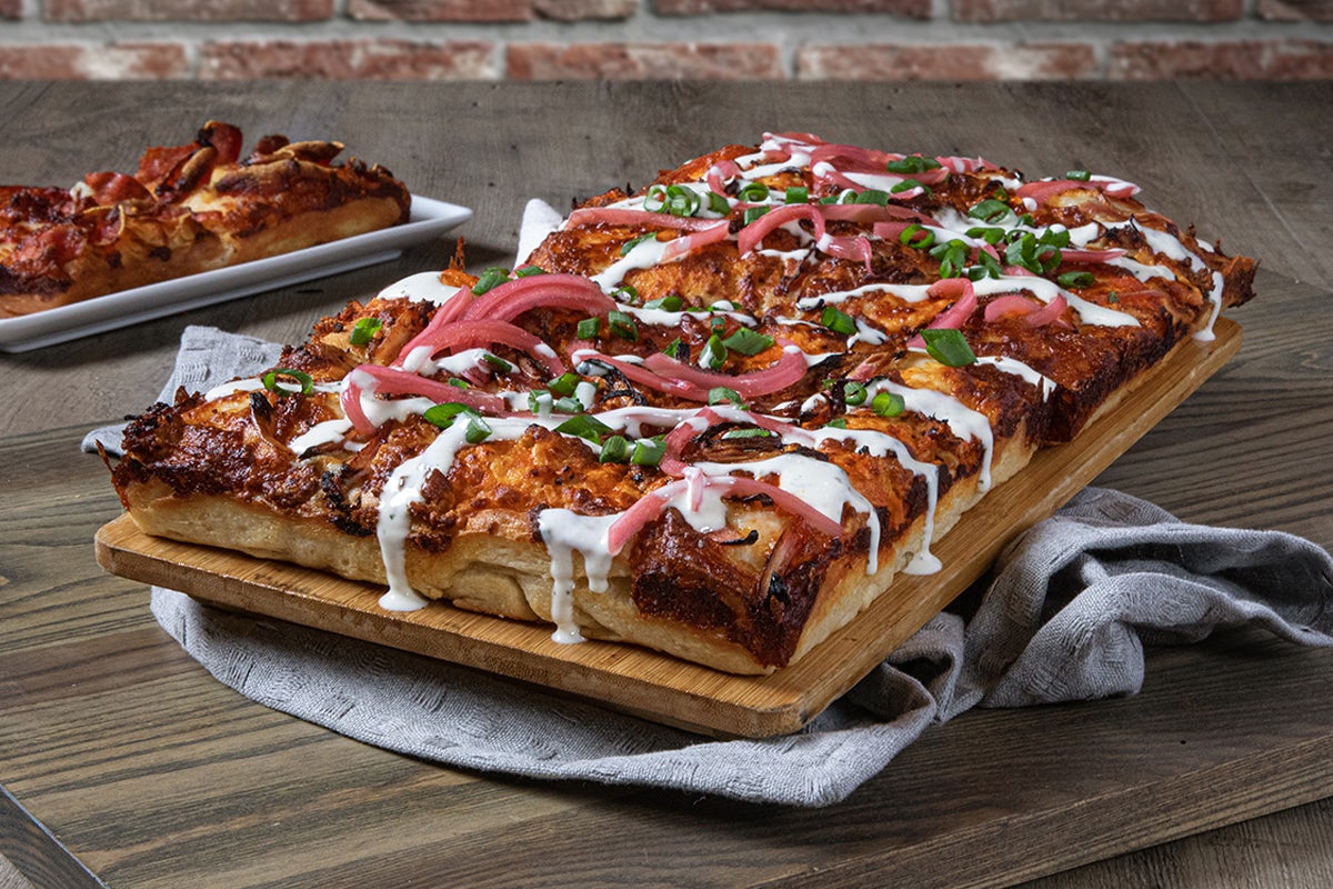 Order BUFFALO CHICKEN food online from Old Chicago Pizza + Taproom store, Waco on bringmethat.com