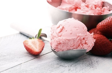 Order Strawberry  Ice Cream food online from Kennedy Fried Chicken store, Bronx on bringmethat.com