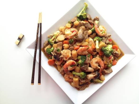 Order Happy Family food online from Happy Inn Chinese Cuisine store, Rosemont on bringmethat.com