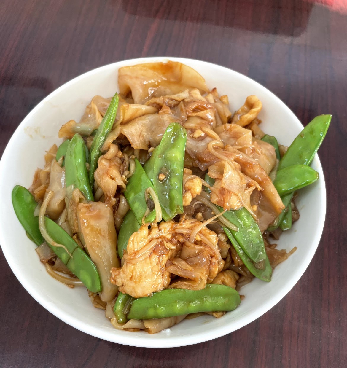 Order 43. Chicken Chow Fun food online from Super Shing Loon store, Toms River on bringmethat.com