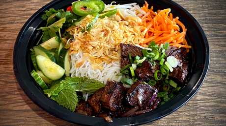 Order Grilled Beef Short Rib Bowl food online from Green Leaf Bistro store, San Mateo on bringmethat.com