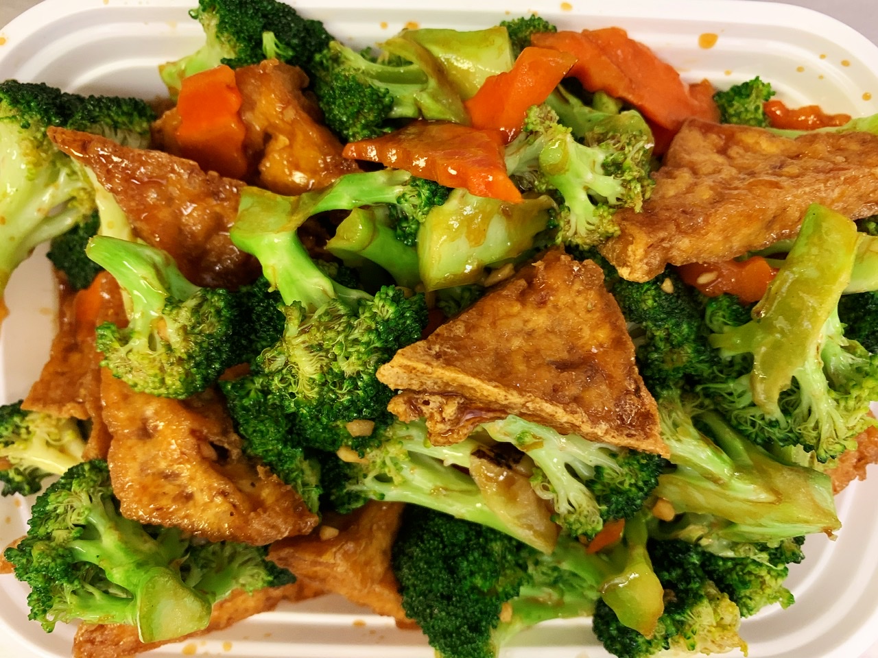Order Broccoli with Tofu food online from Dragon Inn store, Durham on bringmethat.com