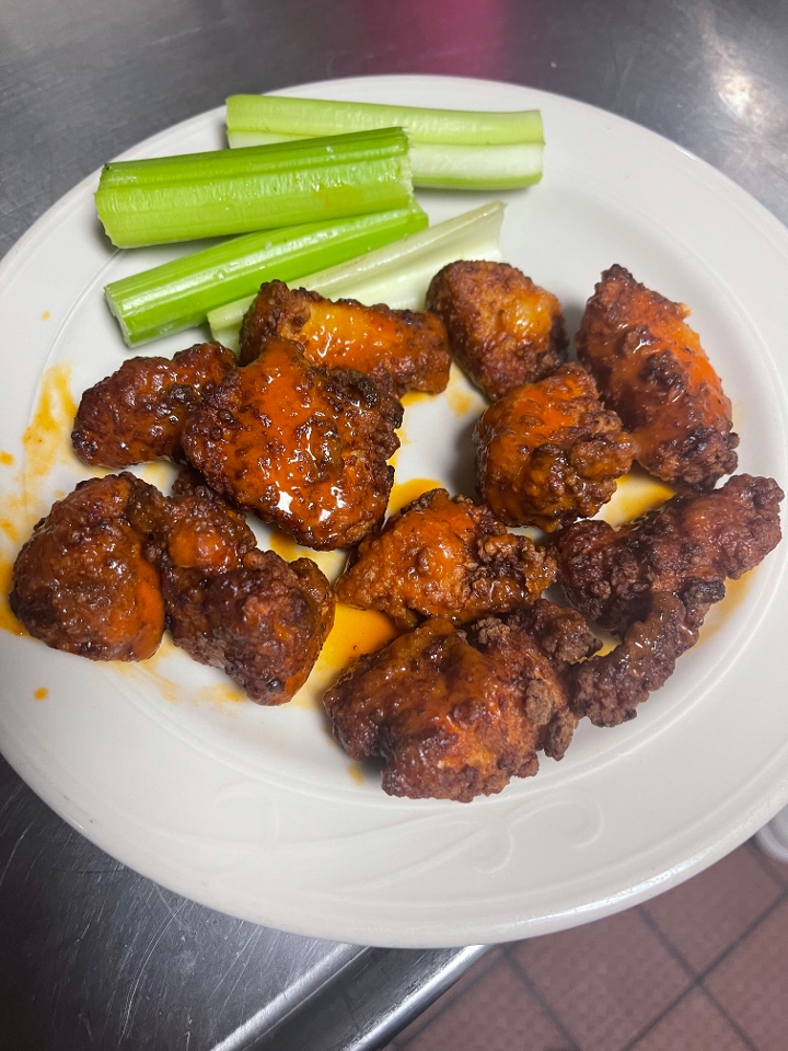 Order 8 Boneless Wings food online from New York J and P Pizza store, Mount Airy on bringmethat.com