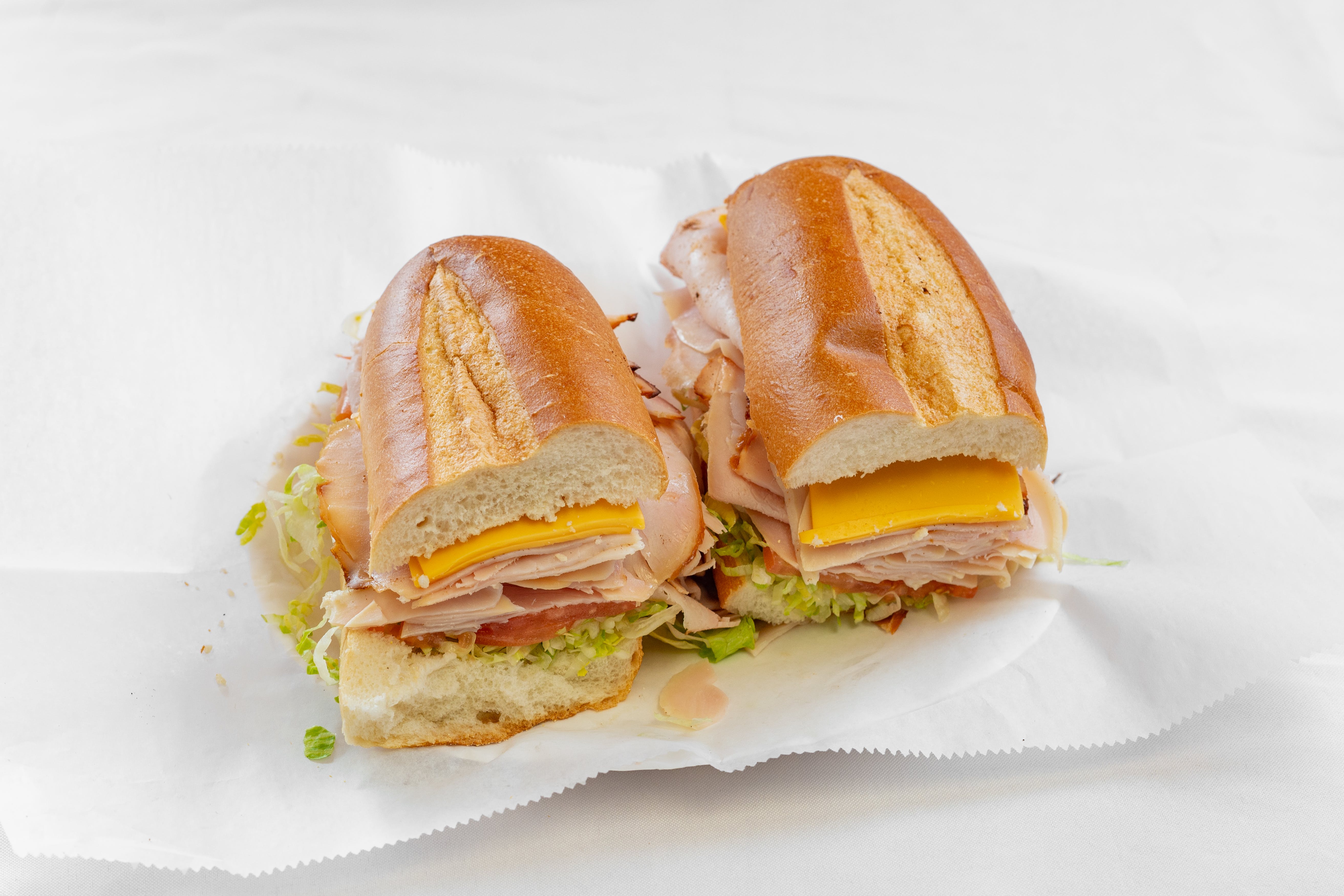 Order Turkey Sandwich - Sandwich food online from Lakeside Bagels Deli Pizza store, Kinnelon on bringmethat.com