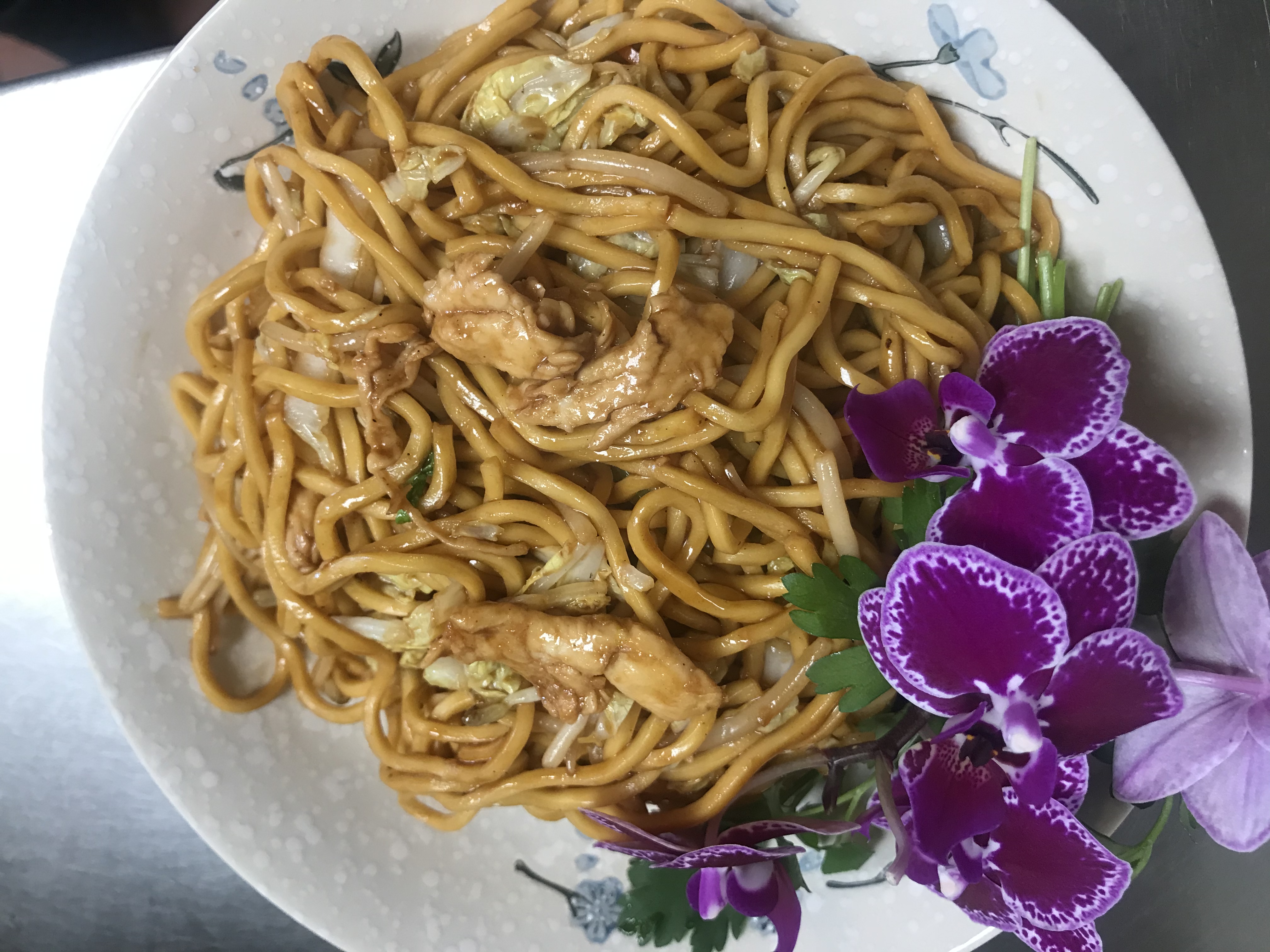 Order Chicken Lo Mein food online from China King store, Huntington on bringmethat.com