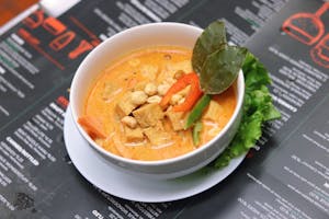 Order 21. Massaman Curry food online from Miko Thai Kitchen store, Hudson on bringmethat.com