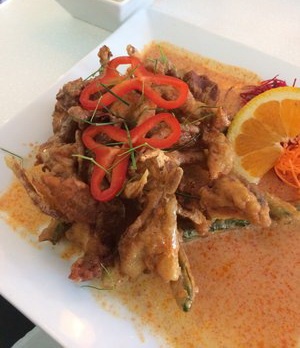 Order Panang Soft Shell Crab food online from Anantra Thai Restaurant store, Woodland Hills on bringmethat.com