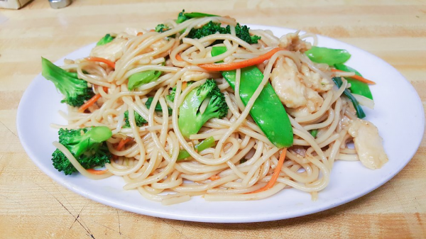 Order Vegetable Chow Mein food online from Abacus Inn store, Phoenix on bringmethat.com