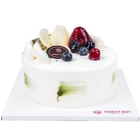 Order Matcha Cake 6" food online from Sweet Hut Bakery & Cafe store, Marietta on bringmethat.com