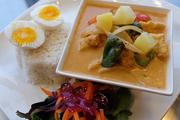 Order Pineapple Curry with Tofu food online from Roodle Rice & Noodle Bar store, Wallingford on bringmethat.com