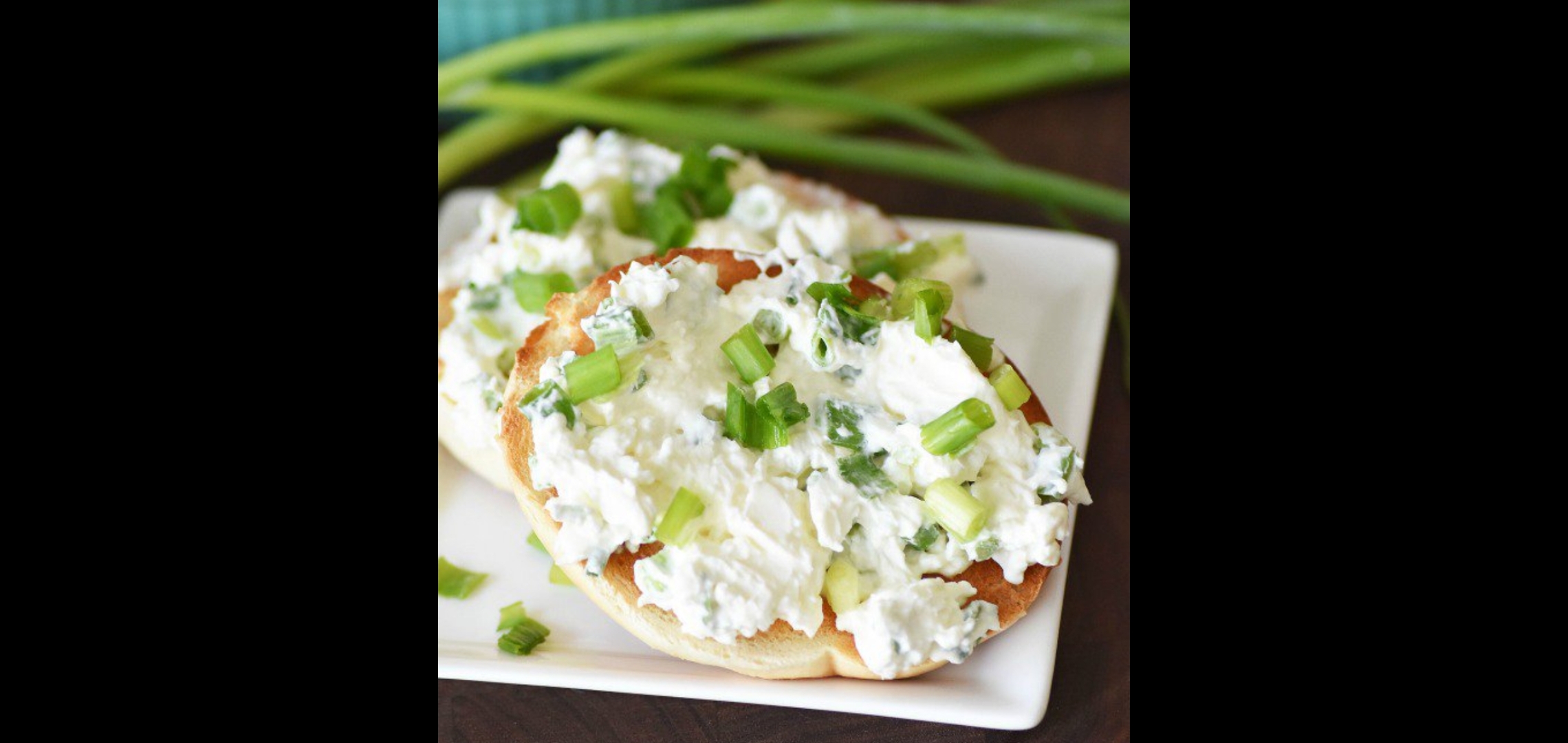 Order Bagel with Scallion Cream Cheese food online from American Gourmet Foods Deli store, New York on bringmethat.com