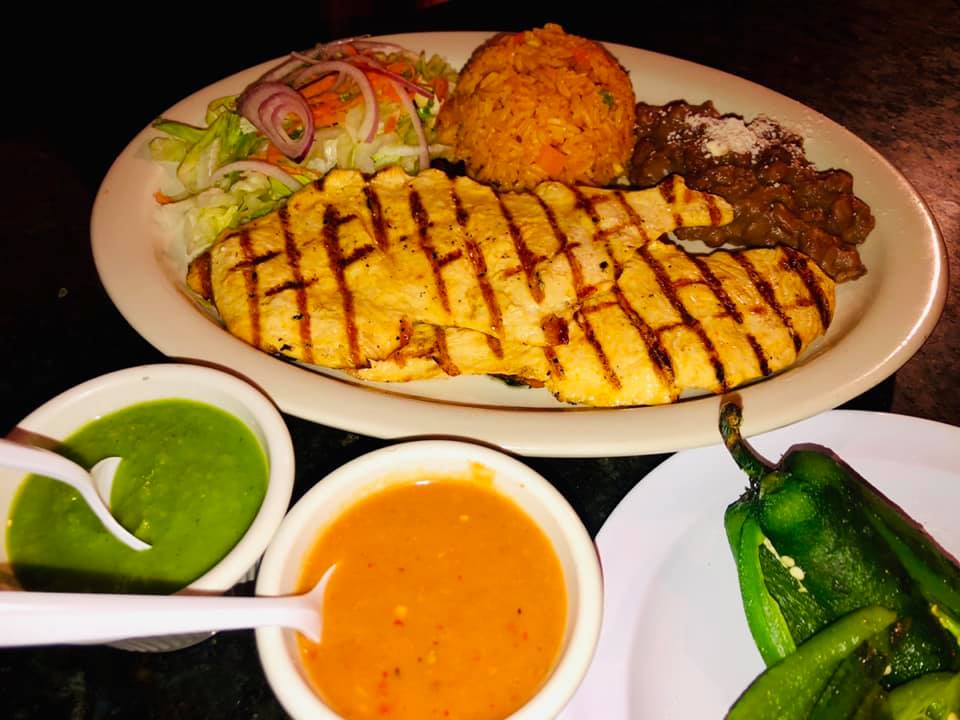 Order Pechuga a la Parrilla food online from Los Arcos Restaurant store, Passaic on bringmethat.com