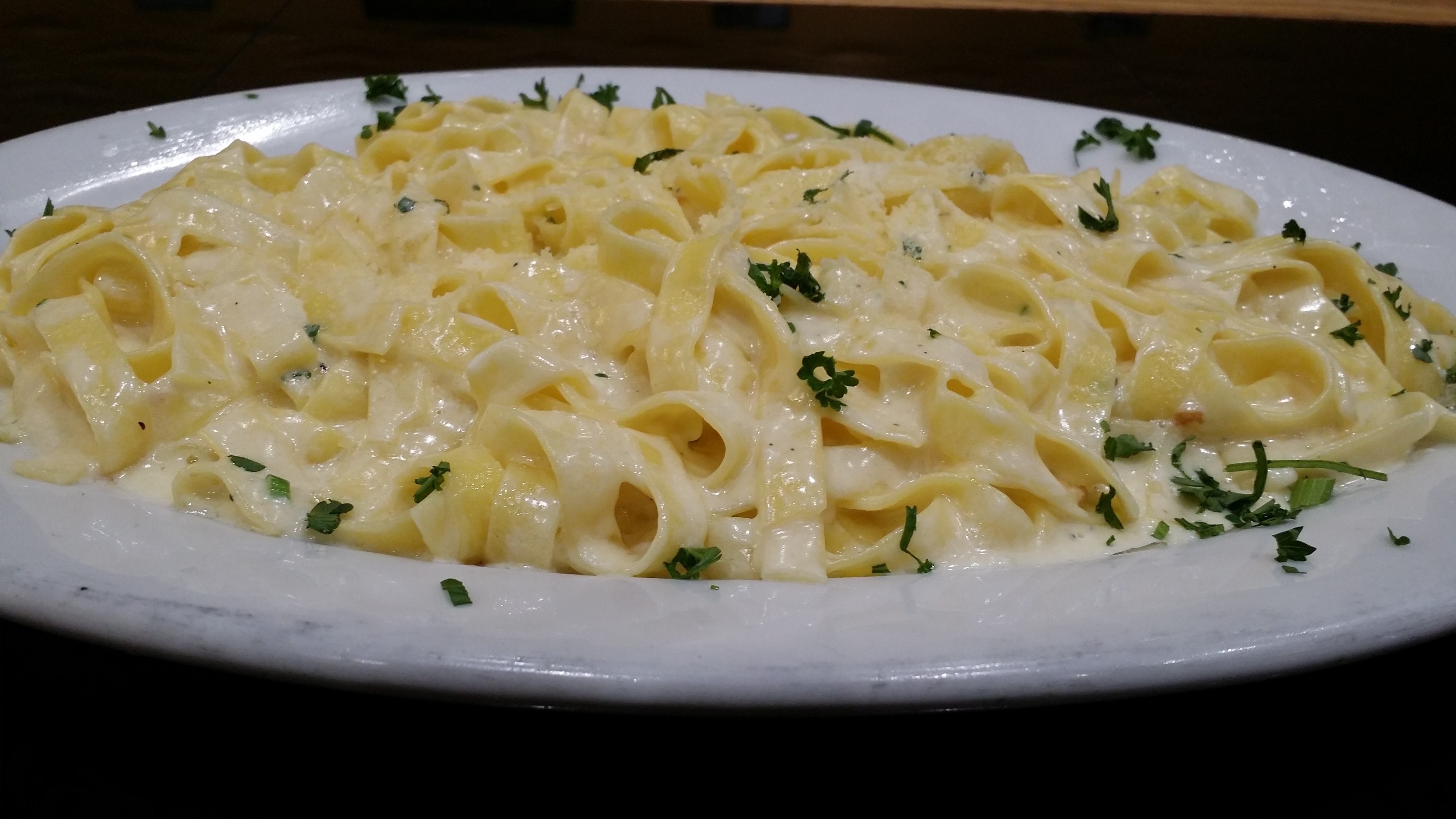 Order Fettuccine Alfredo Dinner food online from Pasta On Time store, Levittown on bringmethat.com