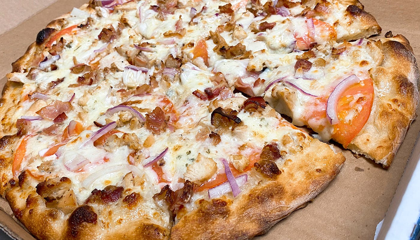 Order Garlic Chicken Ranch Pizza - 12'' food online from New York New York Pizza and Pasta store, La Mesa on bringmethat.com