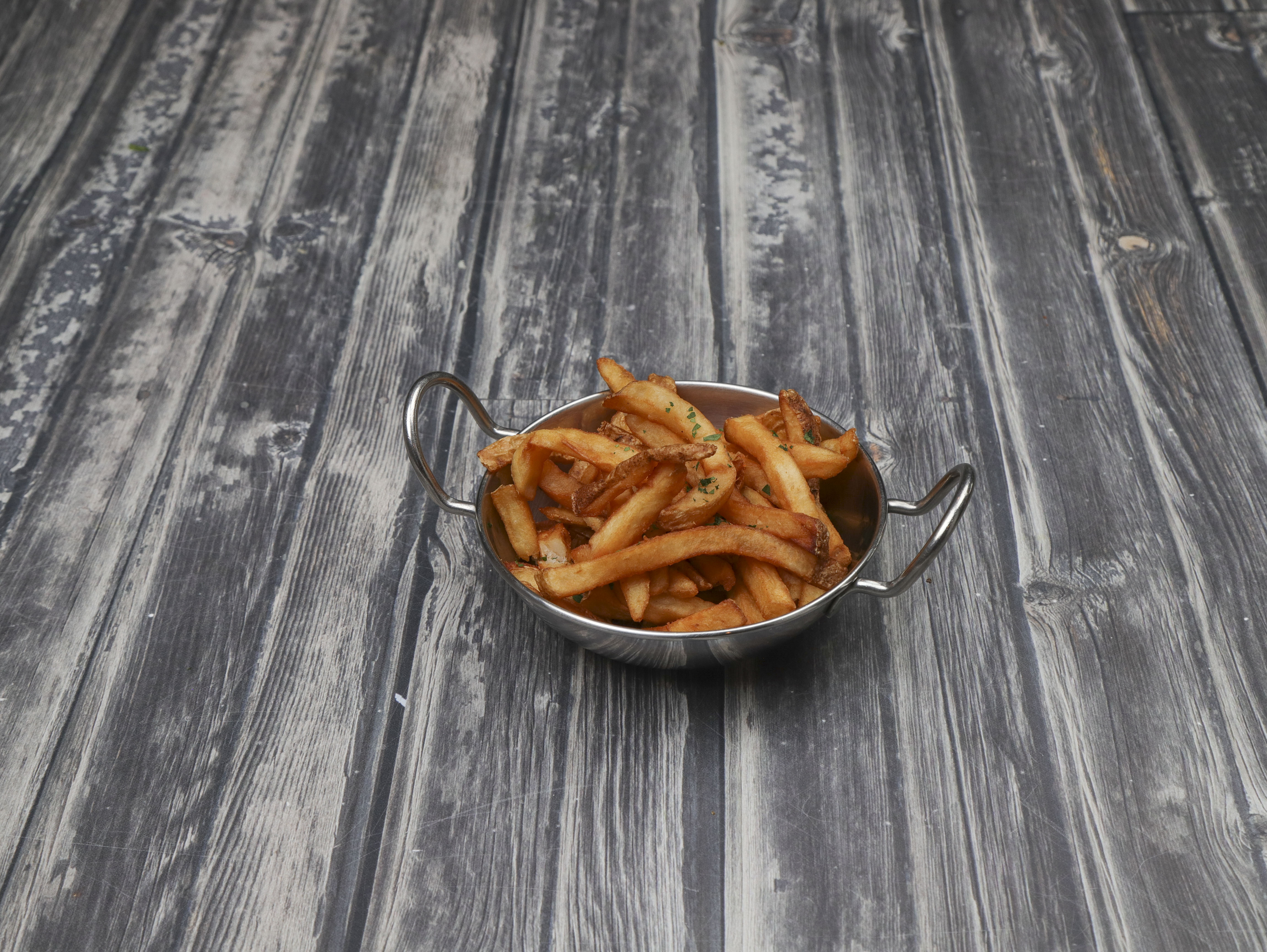 Order French Fries food online from Pete Famous Pizza store, Philadelphia on bringmethat.com