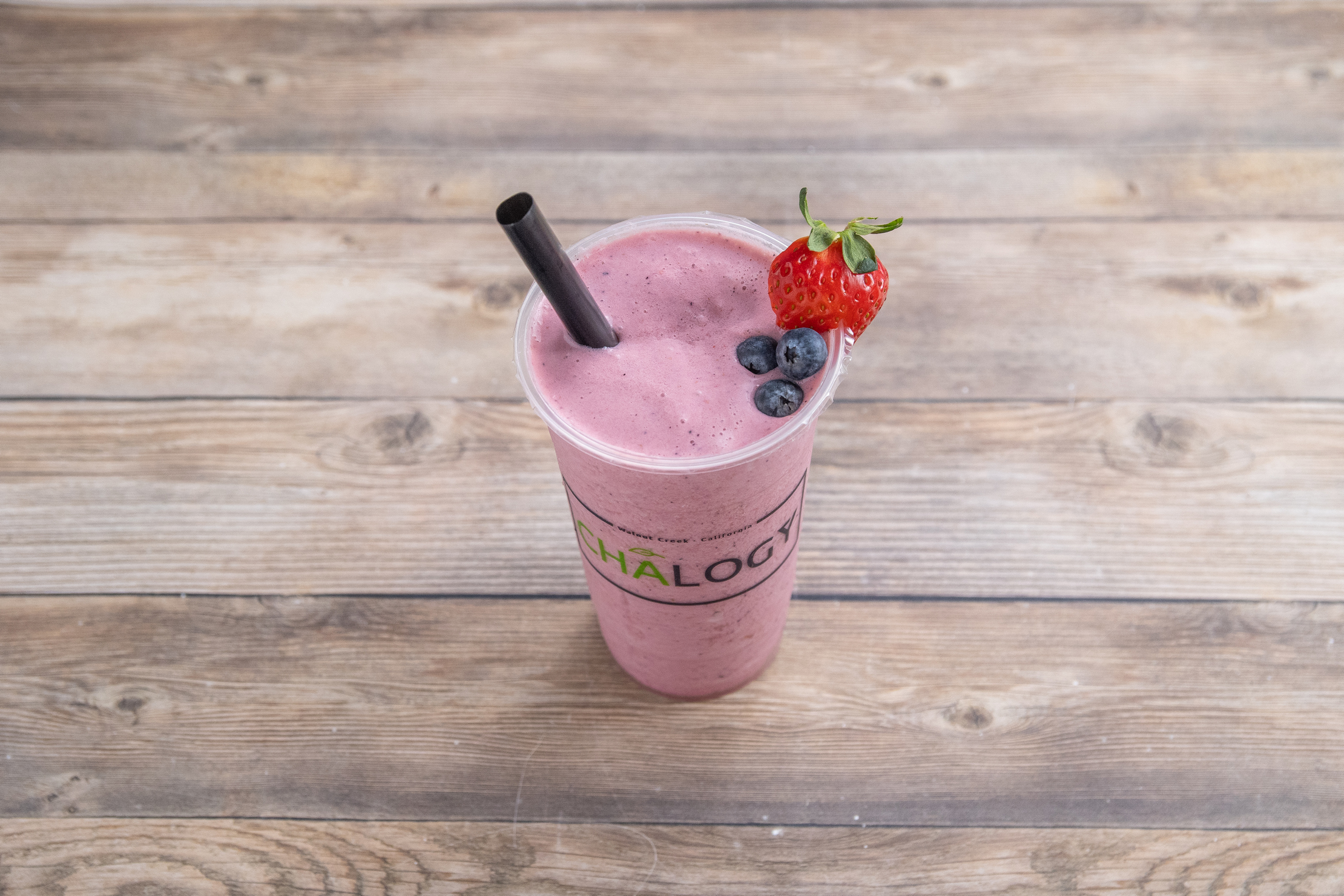 Order Mix Berry Smoothie food online from Chalogy Tea Bar store, Walnut Creek on bringmethat.com